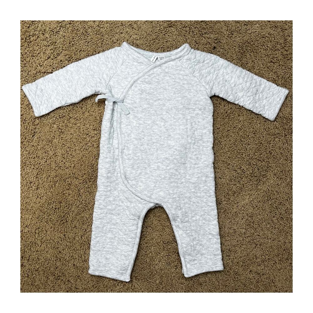 JANIE AND JACK Quilted Snap Close Light Gray Size 6-12 Months